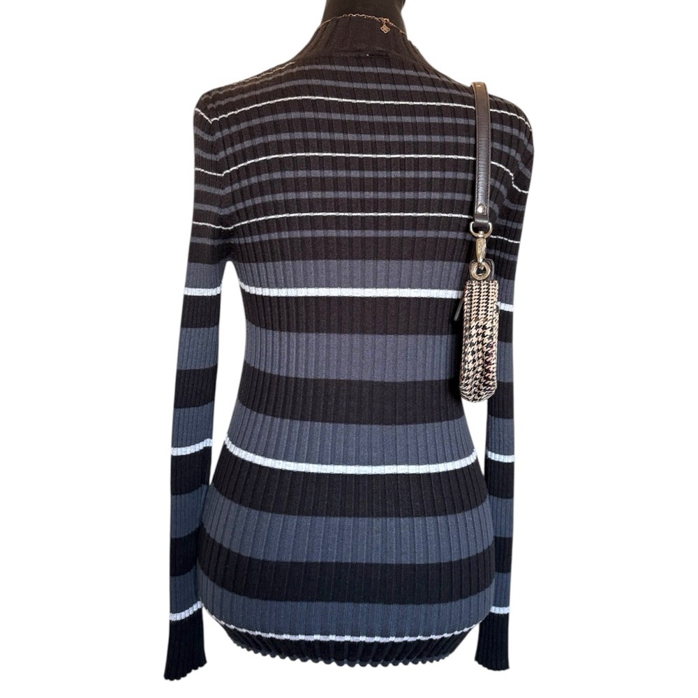 No Boundaries Woman’s Small Ribbed Long sleeve Mock Neck long Sleeve - Picture 3 of 4